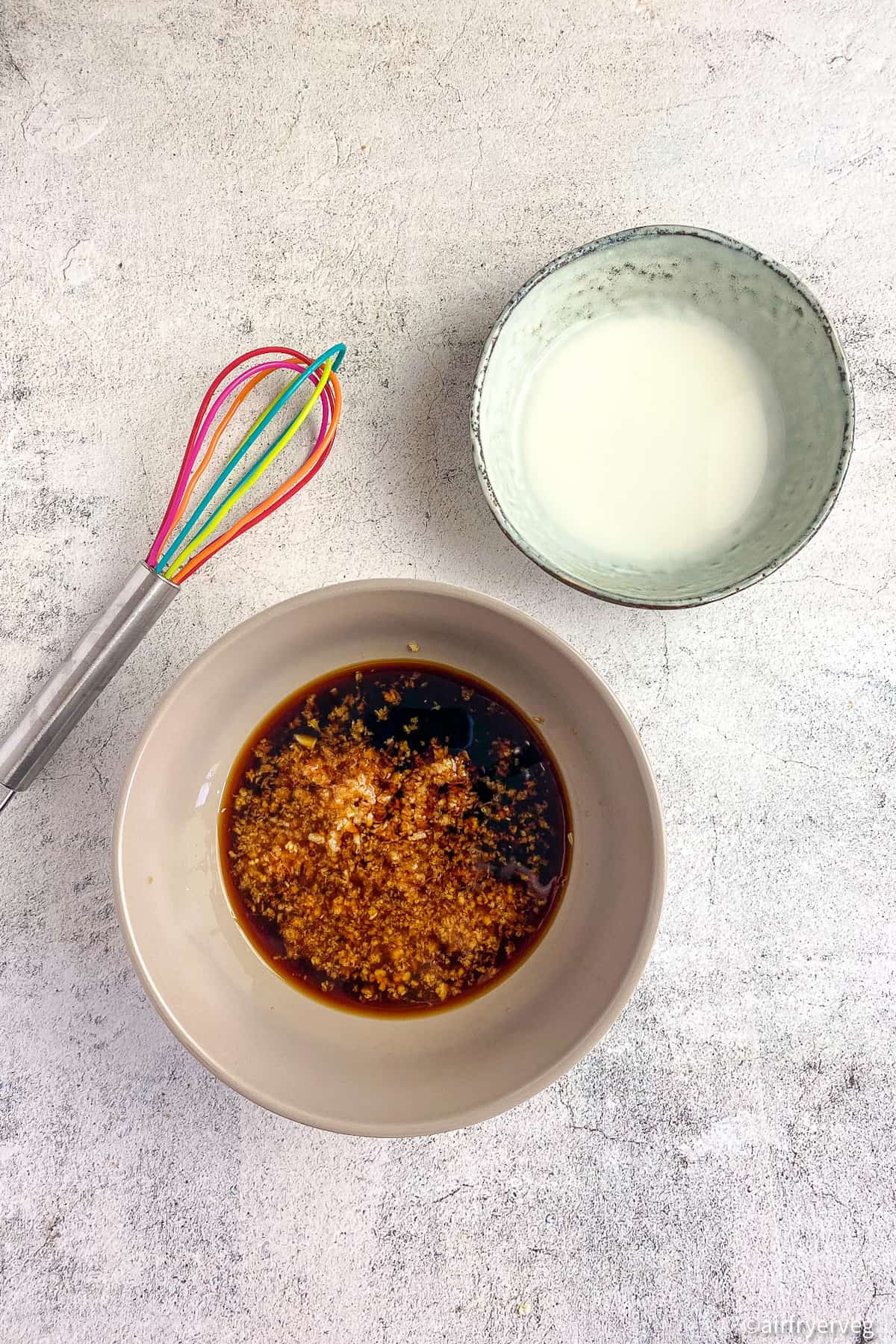 Sauce ingredients for air fryer teriyaki tofu.